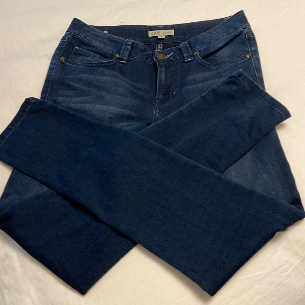 Great CABI jeans. No flaws or worn marks. Size 6. Stretchy fabric. Tapered leg.